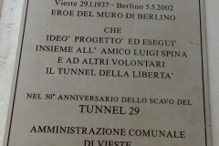 Vieste (Fg) - lapide commemorativa a Domenico Sesta