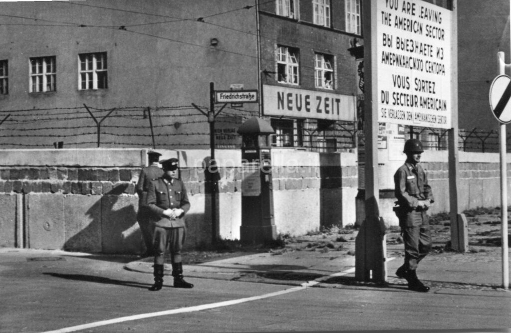 Berlino 1961, Checkpoint Friederich Strasse