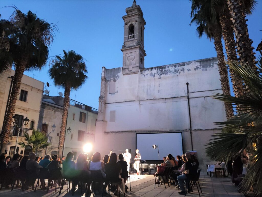 Modugno, Piazza Arcivescovo Romita